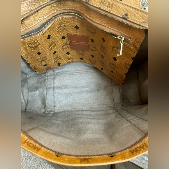 ⭐️COA⭐️ MCM VISETOS SHOPPER TOTE~MADE IN GERMANY~ ⚡️BEAUTIFUL VINTAGE BAG⚡️ - Picture 5 of 16